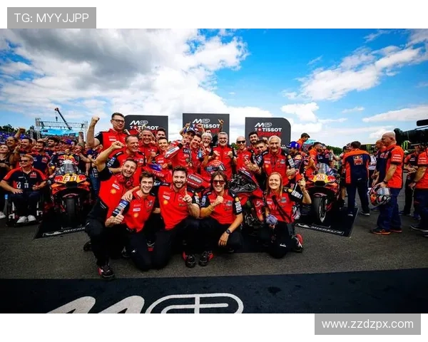MotoGP赛季新动向：各队备战激烈角逐 引擎革新与技术突破成焦点