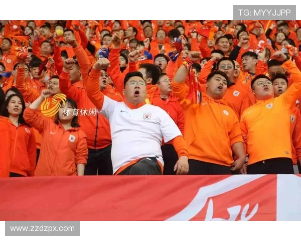 中国足球队战胜韩国挺进亚洲杯决赛，迎战日本争夺冠军